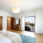 Apartment T4-sea View By Nazpina