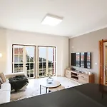 Apartment T4-sea View By Nazpina